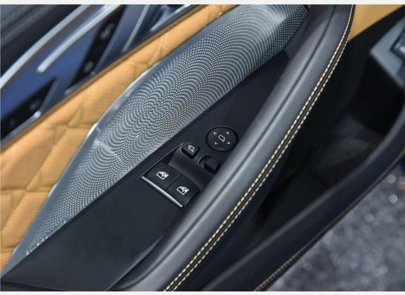宝马M8 2019款 M8 双门轿跑车 雷霆版 车厢座椅   门窗控制
