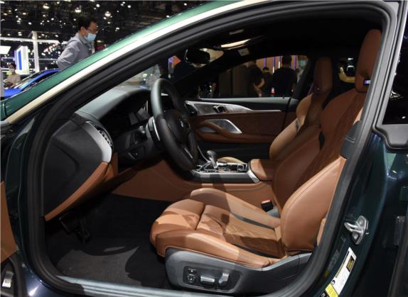 宝马M8 2020款 M8 四门轿跑车 极光版 车厢座椅   前排空间
