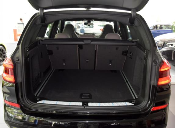 宝马X3 M 2021款 X3 M雷霆版 车厢座椅   后备厢