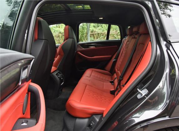 宝马X4 M 2019款 X4 M雷霆版 车厢座椅   后排空间