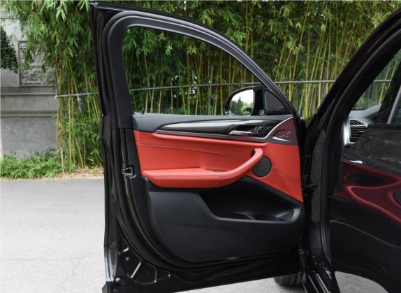 宝马X4 M 2019款 X4 M雷霆版 车厢座椅   前门板