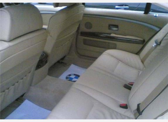 宝马7系 2005款 740Li 车厢座椅   后排空间