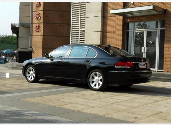 宝马7系 2005款 750Li 外观   斜后