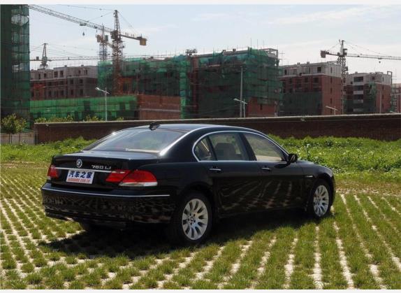 宝马7系 2005款 760Li 外观   斜后