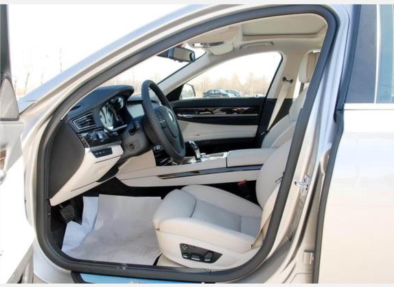 宝马7系 2009款 750Li豪华型 车厢座椅   前排空间