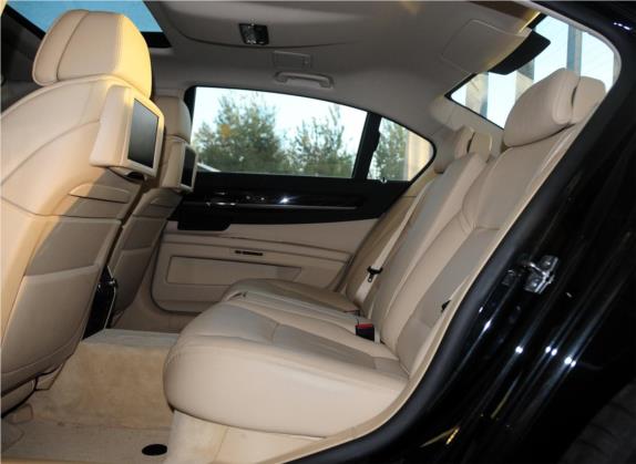 宝马7系 2010款 750Li 车厢座椅   后排空间