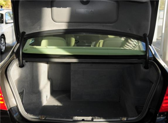 宝马7系 2010款 750Li 车厢座椅   后备厢