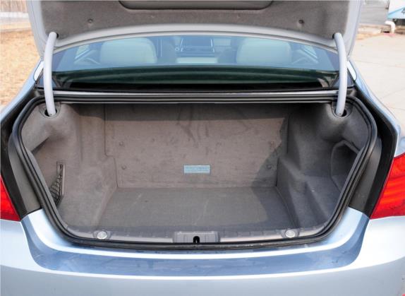 宝马7系 2013款 740Li 混合动力版 车厢座椅   后备厢