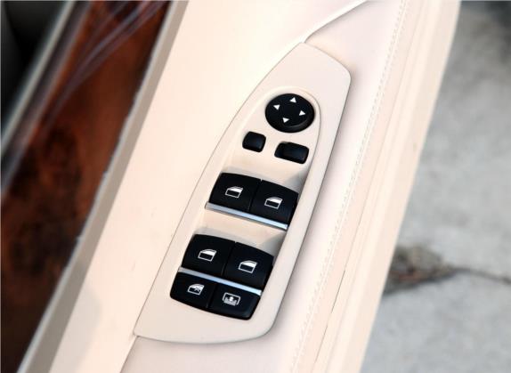 宝马7系 2013款 740Li 混合动力版 车厢座椅   门窗控制