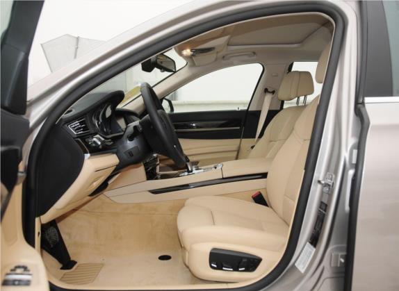 宝马7系 2013款 730Li 豪华型 车厢座椅   前排空间