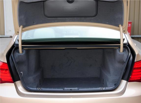 宝马7系 2013款 740Li xDrive 车厢座椅   后备厢
