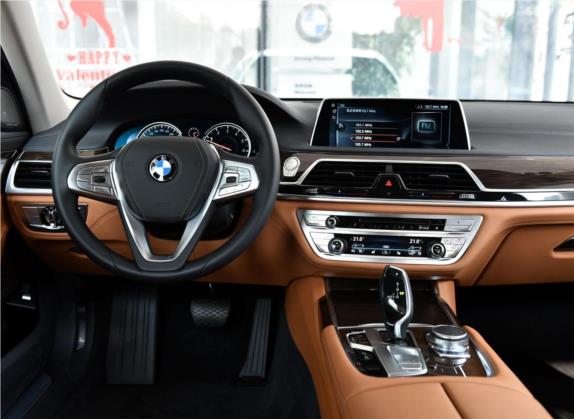宝马7系 2016款 730Li 领先型 中控类   驾驶位