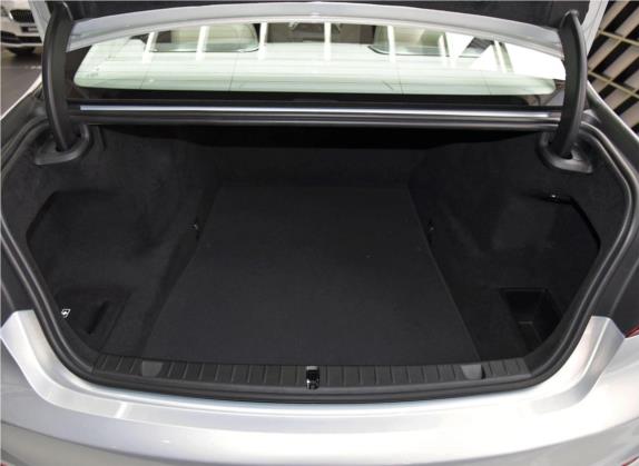 宝马7系 2017款 740Li xDrive 个性化定制版 车厢座椅   后备厢