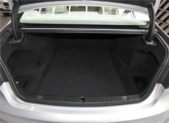 宝马7系 2017款 740Li xDrive 个性化定制版 车厢座椅   后备厢