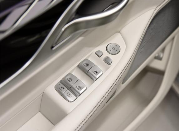 宝马7系 2017款 740Li xDrive 个性化定制版 车厢座椅   门窗控制