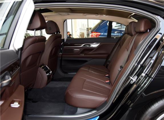 宝马7系 2017款 730Li 领先型 车厢座椅   后排空间