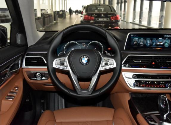 宝马7系 2017款 740Li 领先型 中控类   驾驶位