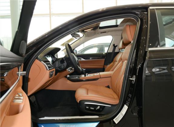 宝马7系 2017款 740Li xDrive 豪华型 车厢座椅   前排空间