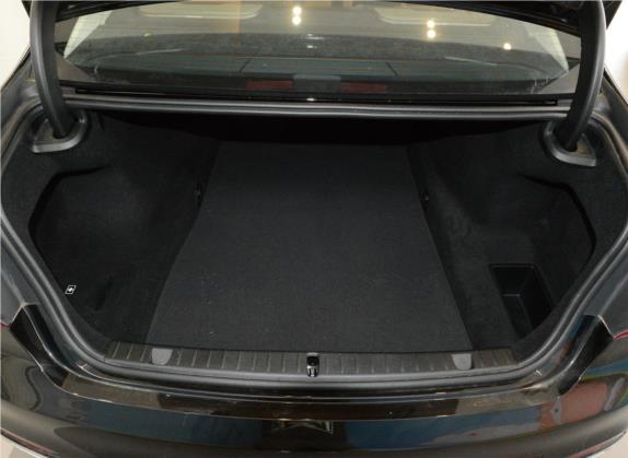 宝马7系 2017款 740Li xDrive 豪华型 车厢座椅   后备厢