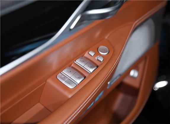 宝马7系 2017款 750Li xDrive 个性化定制版 四座 车厢座椅   后备厢