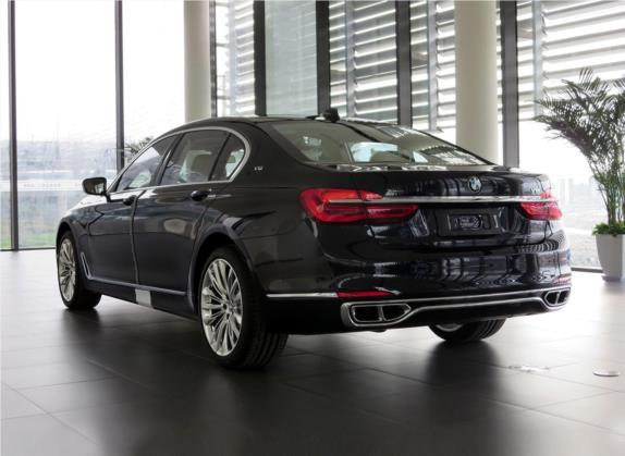 宝马7系 2017款 M760Li xDrive 卓越奢华版 外观   斜后