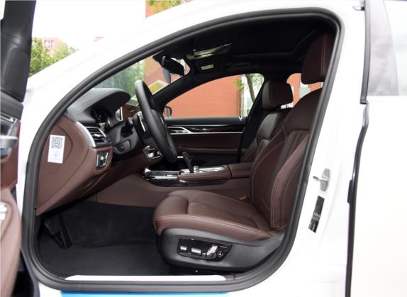 宝马7系 2018款 730Li 领先型 M运动套装 车厢座椅   前排空间
