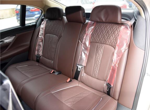 宝马7系 2018款 730Li 尊享型 卓越套装 车厢座椅   后排空间