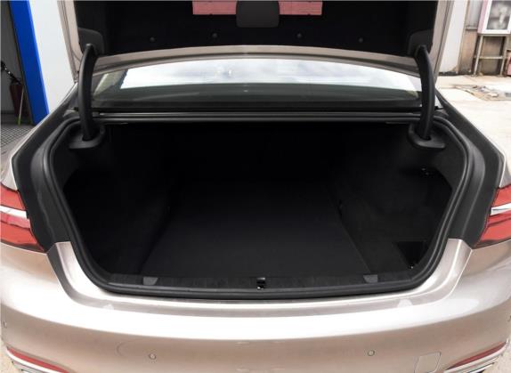 宝马7系 2018款 730Li 尊享型 卓越套装 车厢座椅   后备厢