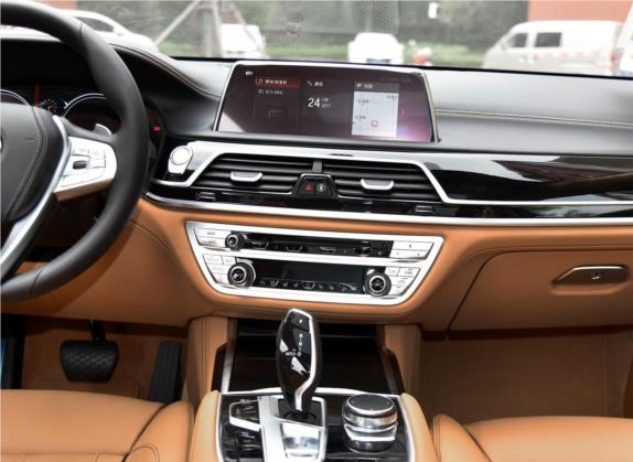 宝马7系 2018款 740Li xDrive 尊享型 M运动套装 中控类   中控台