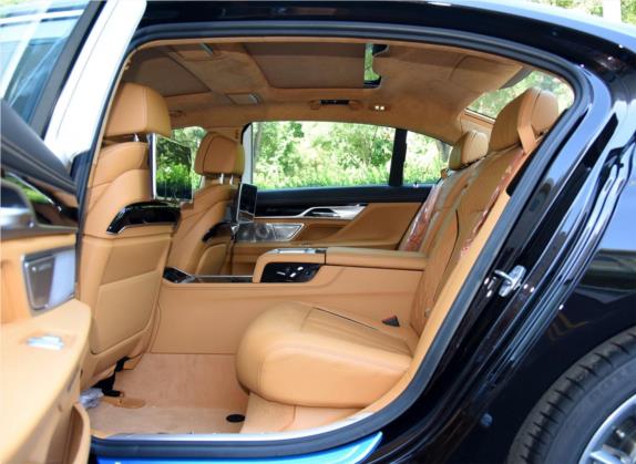 宝马7系 2018款 740Li xDrive 尊享型 卓越套装 车厢座椅   后排空间