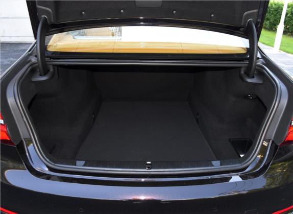 宝马7系 2018款 740Li xDrive 尊享型 卓越套装 车厢座椅   后备厢