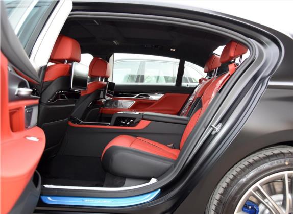 宝马7系 2018款 740Li xDrive 尊享型 M运动套装 黑焰版 车厢座椅   后排空间