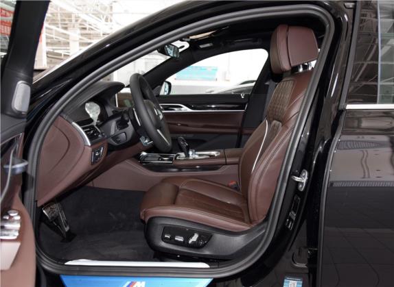 宝马7系 2019款 740Li 领先型 M运动套装 车厢座椅   前排空间
