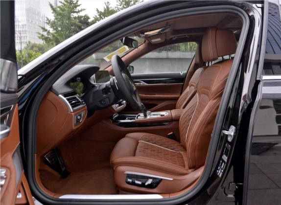 宝马7系 2019款 740Li xDrive 行政型 M运动套装 车厢座椅   前排空间