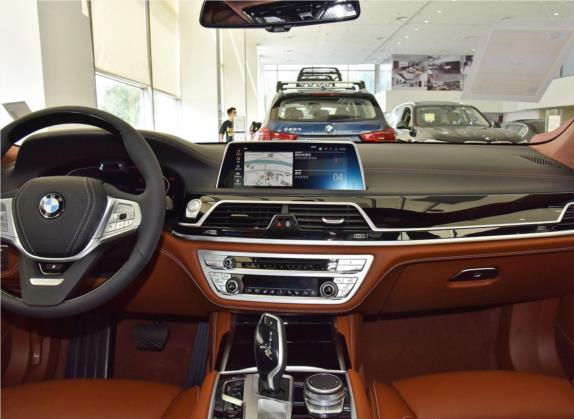 宝马7系 2019款 750Li xDrive V8 豪华套装 中控类   中控台