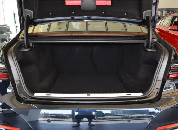 宝马7系 2019款 750Li xDrive V8 豪华套装 车厢座椅   后备厢