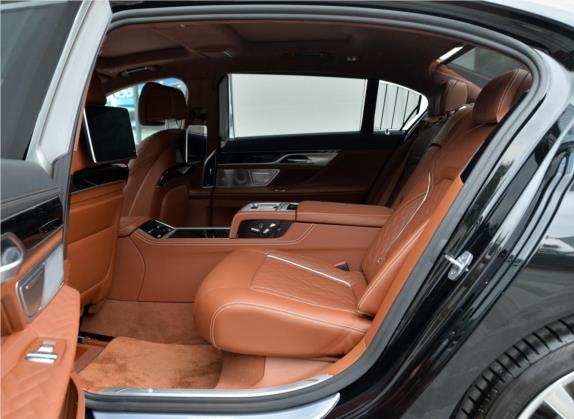 宝马7系 2019款 M760Li xDrive V12 豪华套装 车厢座椅   后排空间