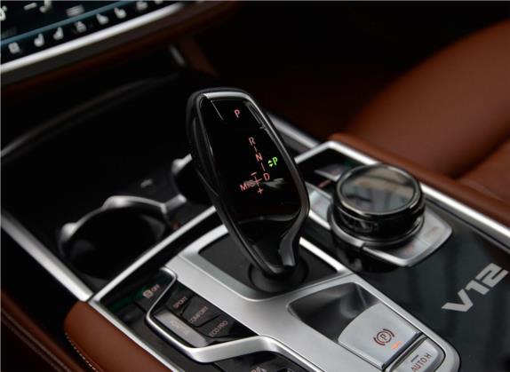 宝马7系 2019款 M760Li xDrive V12 豪华套装 中控类   挡把