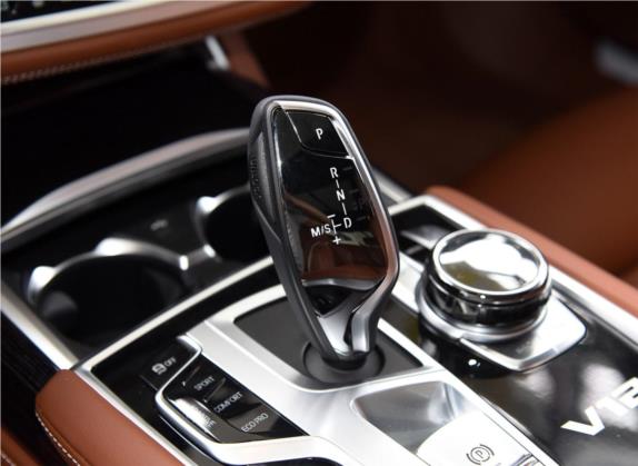 宝马7系 2019款 M760Li xDrive V12 运动套装 中控类   挡把