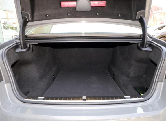 宝马7系 2019款 改款 740Li xDrive 行政型 M运动套装 车厢座椅   后备厢