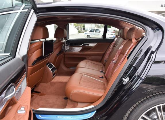 宝马7系 2019款 改款 740Li xDrive 行政型 豪华套装 车厢座椅   后排空间