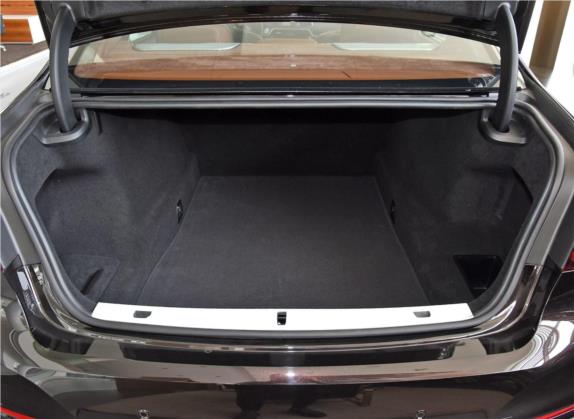 宝马7系 2019款 改款 750Li xDrive V8 豪华套装 车厢座椅   后备厢