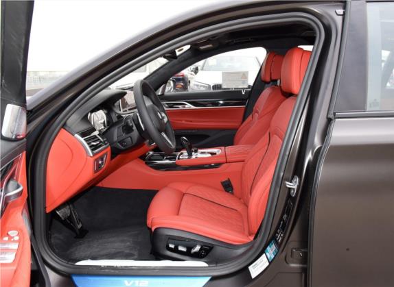 宝马7系 2019款 改款 M760Li xDrive V12 运动套装 车厢座椅   前排空间