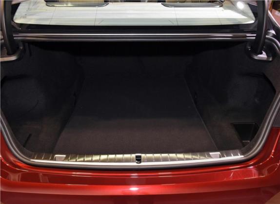 宝马7系 2021款 M760Li xDrive V12 耀影特别版 车厢座椅   后备厢