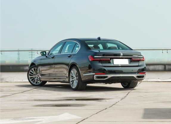 宝马7系 2021款 740Li 领先型 豪华套装 外观   斜后