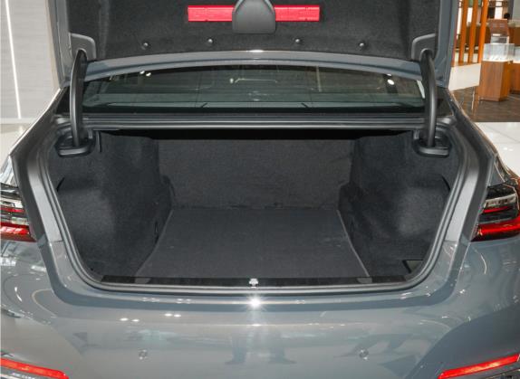 宝马7系 2021款 740Li xDrive 行政型 豪华套装 车厢座椅   后备厢