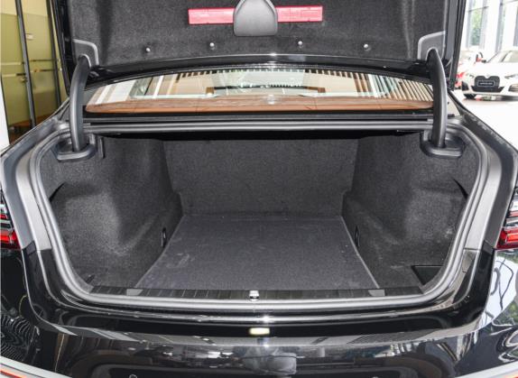 宝马7系 2022款 740Li xDrive 行政型 M运动套装 车厢座椅   后备厢