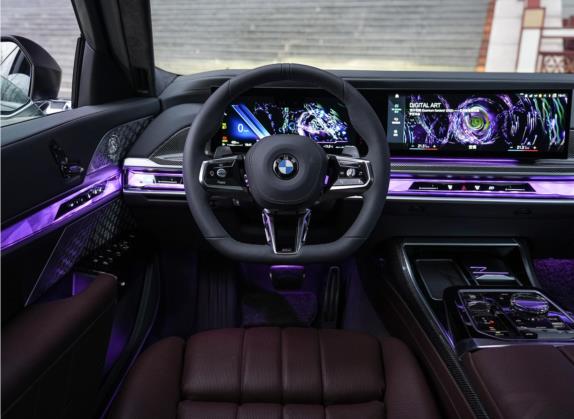 宝马7系 2023款 740Li 尊享型 M运动套装 中控类   驾驶位