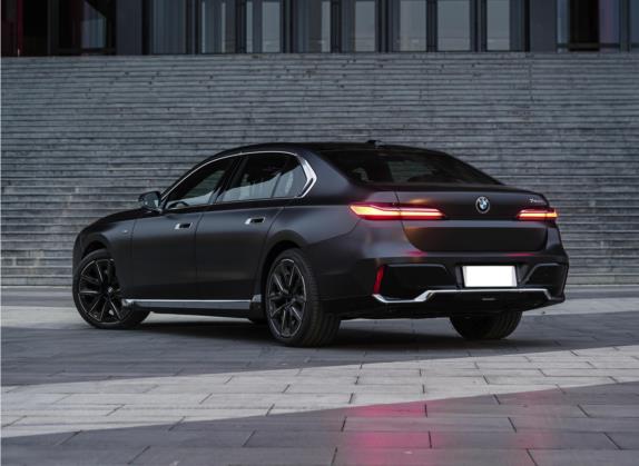 宝马7系 2023款 740Li 尊享型 M运动套装 外观   斜后