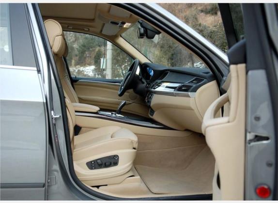 宝马X5(进口) 2008款 xDrive48i豪华型 车厢座椅   前排空间